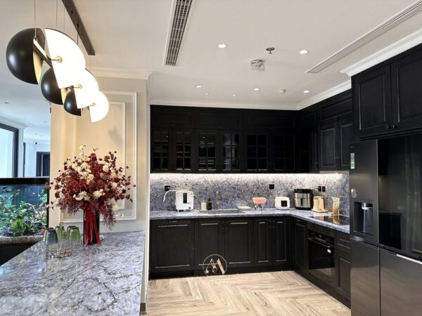 Vệ sinh & bảo quản phòng bếp gỗ óc chó – Sáng bóng, bền đẹp