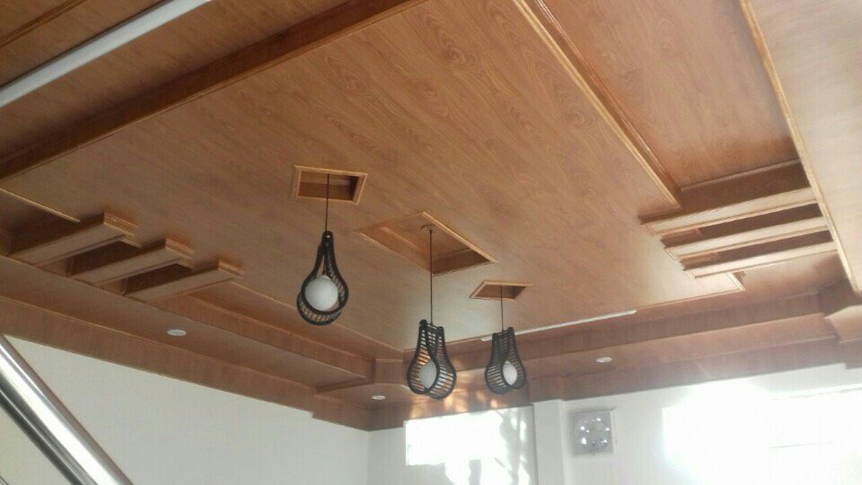 Phân biệt trần gỗ tự nhiên và gỗ công nghiệp? Trần gỗ óc chó có gì đặc biệt