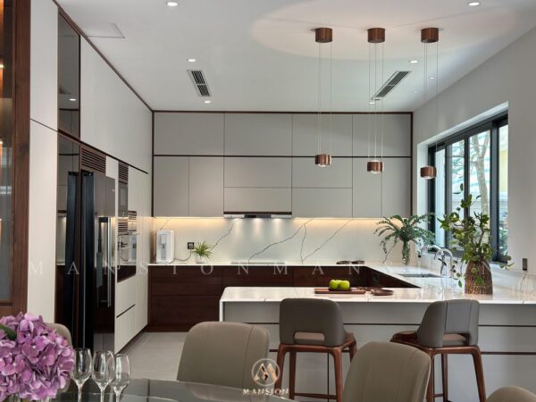 Tổng hợp phòng bếp gỗ óc chó tiện nghi