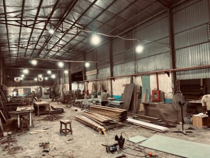 <em>Xưởng nội thất gỗ óc chó Mansion tại Hà Nội</em>