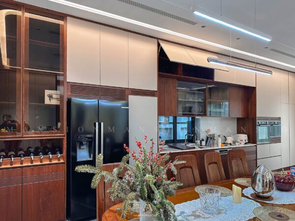 Những lưu ý quan trọng khi chọn tủ bếp gỗ óc chó cho không gian bếp hiện đại