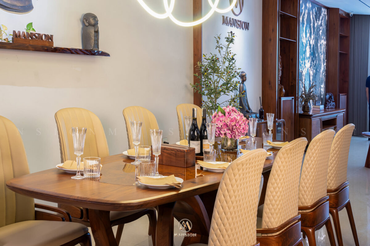 Showroom nội thất gỗ óc chó Mansion tầng 2 phòng ăn Quiet Luxury - ảnh 01
